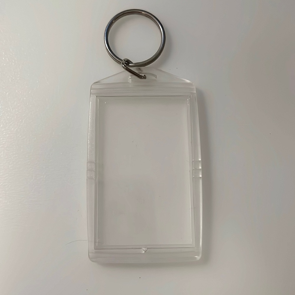 [MUST BUNDLE] Acrylic Photo frame Keychain